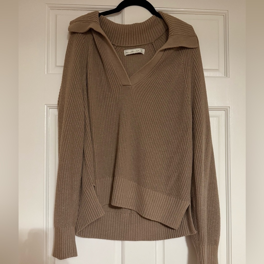 Abercrombie & Fitch notch neck sweater polo